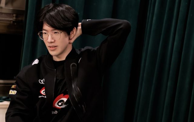 今天的德国杯首发阵容： Tarzan 对阵他旧俱乐部 Weibo Gaming